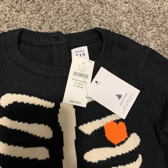 Baby boy Gap Halloween onesie - Picture 2 of 2